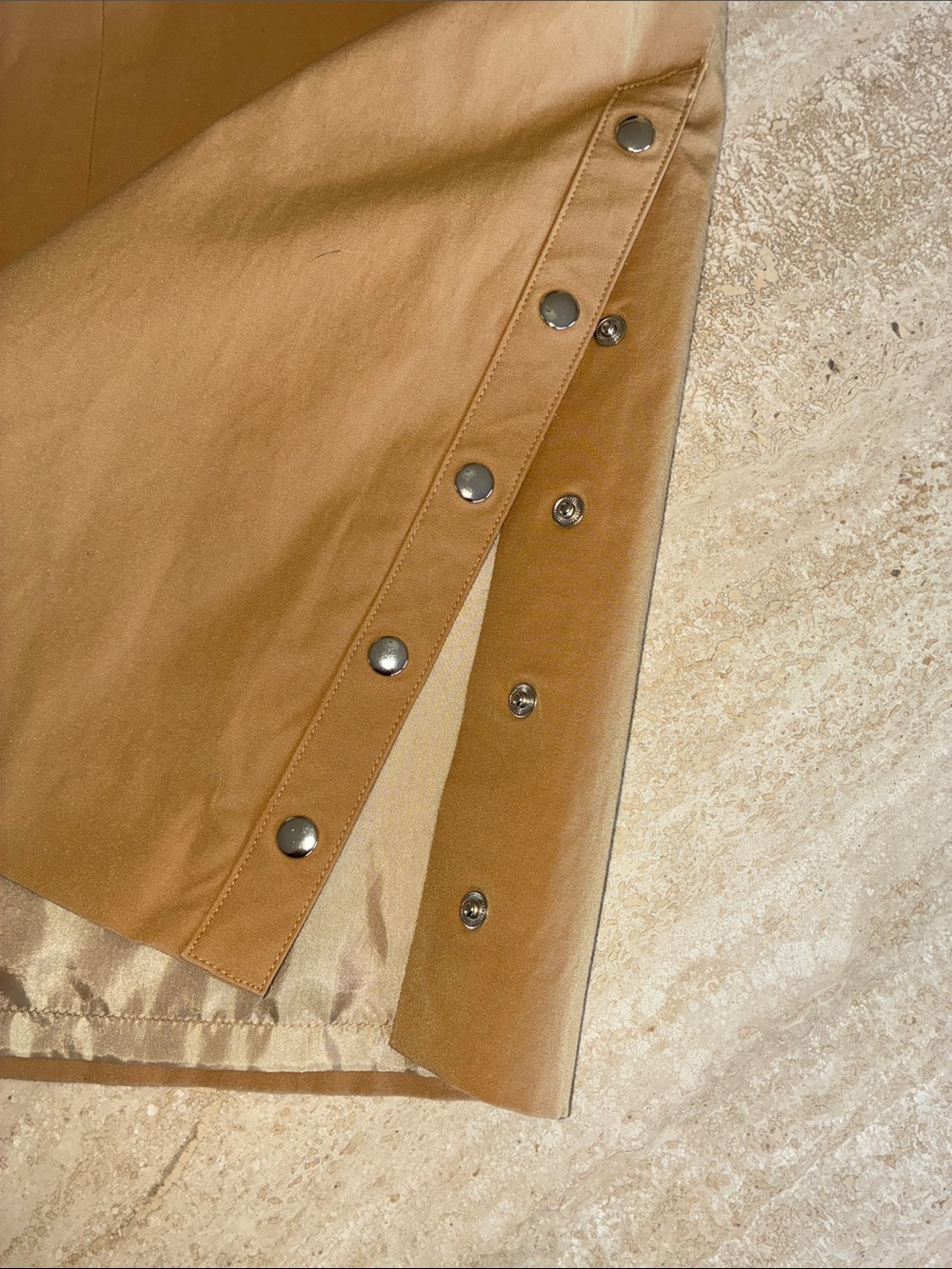 Que Skirt, Women's 10, Tan, Silver Snaps on side slits, zip front, pockets. EUC - Picture 3 of 16